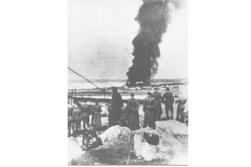 Подрыв Ингульского аэродрома, Николаев, 10 марта 1942 г. Фото из архива немецкого офицера